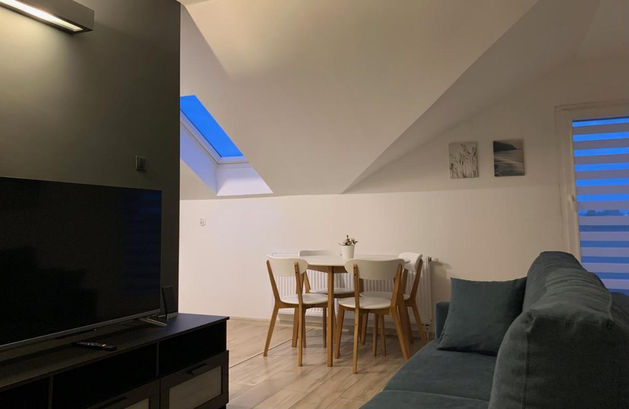 شقة Apartament Pod Gwiazdami أوستروف فيلكابورسكي المظهر الخارجي الصورة