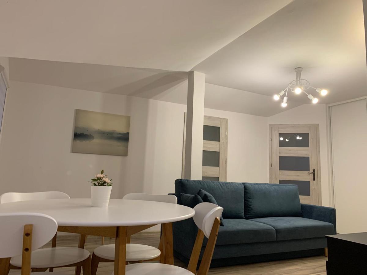 شقة Apartament Pod Gwiazdami أوستروف فيلكابورسكي المظهر الخارجي الصورة
