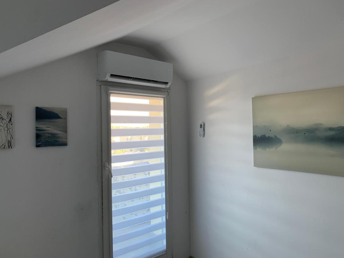 شقة Apartament Pod Gwiazdami أوستروف فيلكابورسكي المظهر الخارجي الصورة